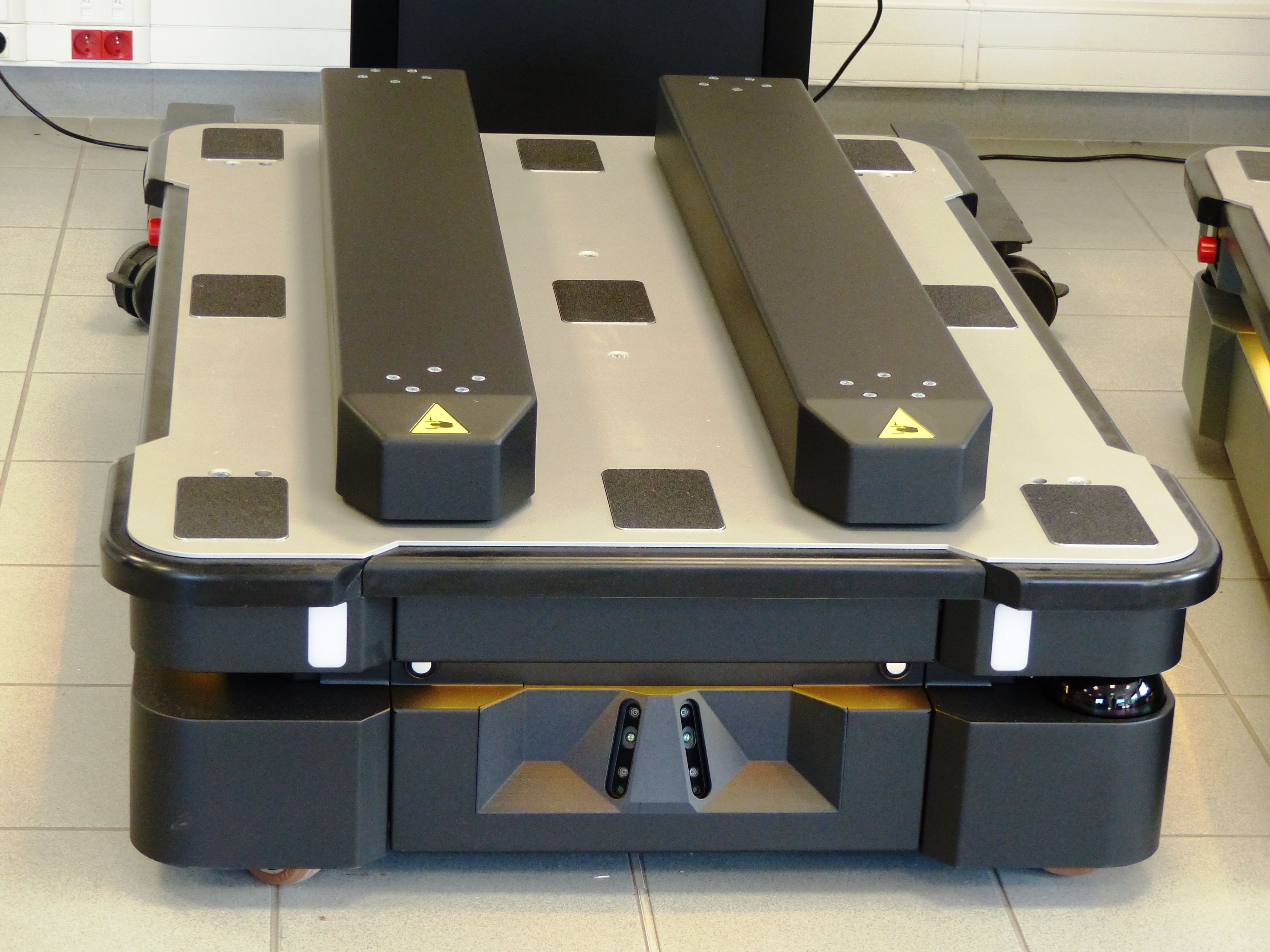 c MiR1000 fit robotique